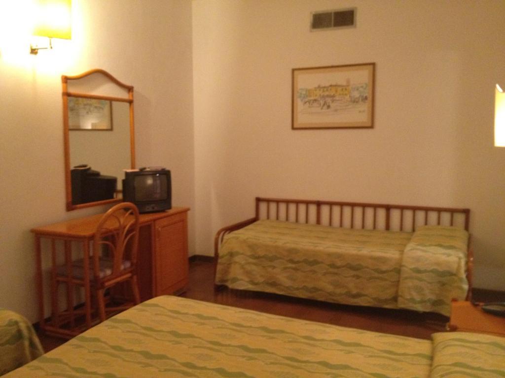Gabbiano Azzurro 2 Marciana Marina (Isola d'Elba) Bilik gambar