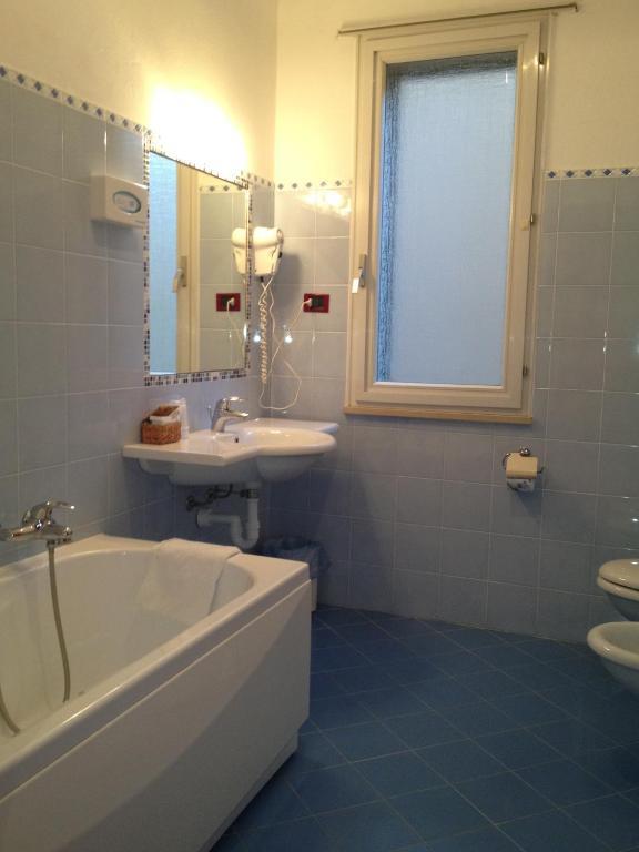 Gabbiano Azzurro 2 Marciana Marina (Isola d'Elba) Bilik gambar